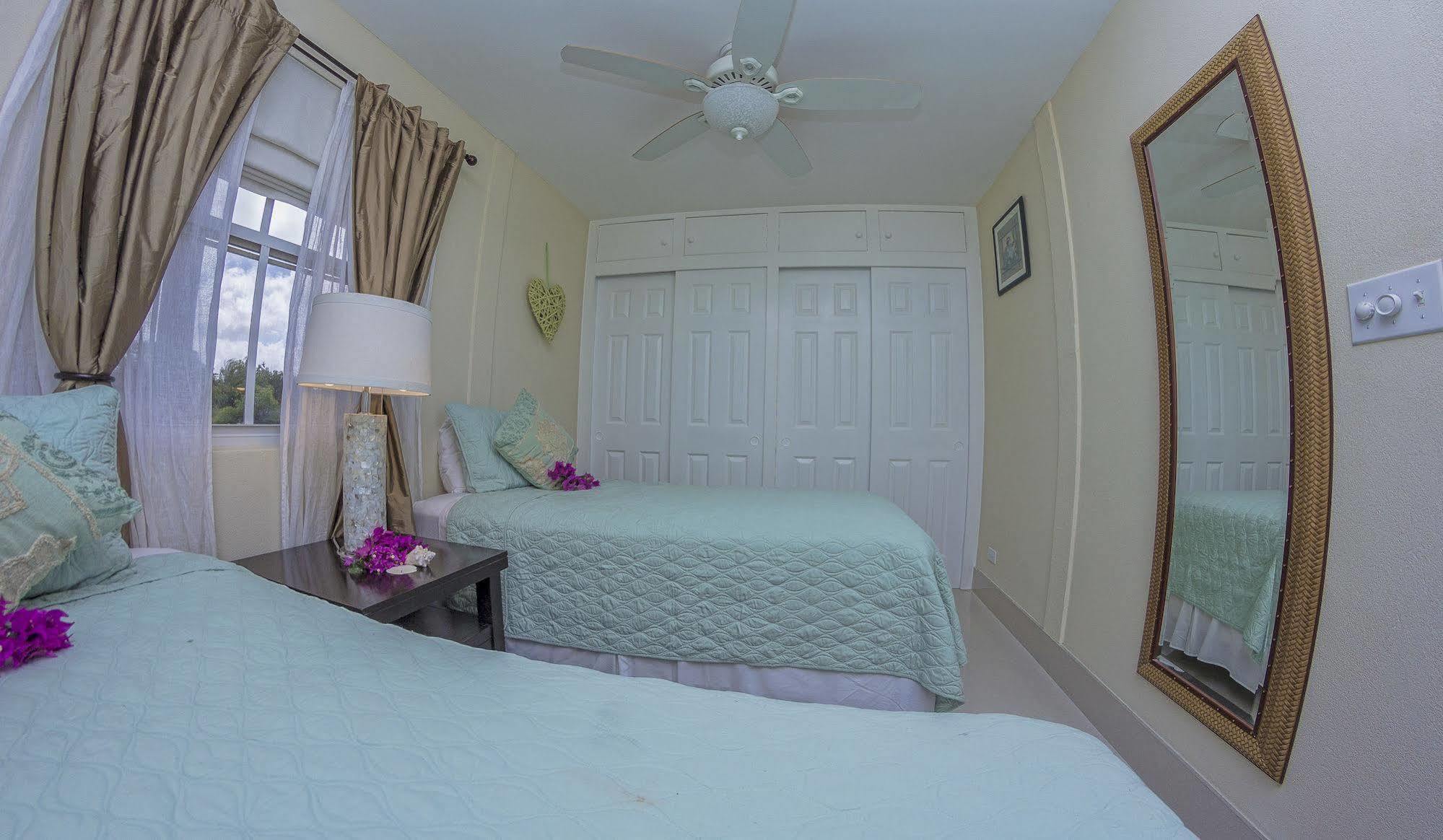 Lantana Barbados Condos Saint James Ngoại thất bức ảnh